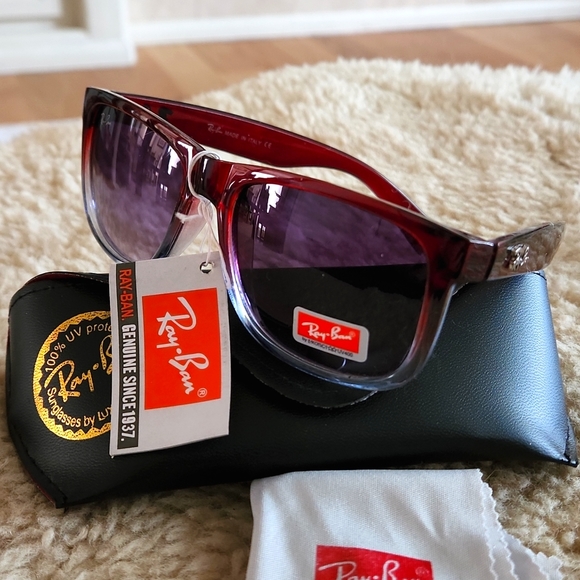 Gorgeous NWT Ray BAN Wayfarer Sunglasses - Picture 9 of 13